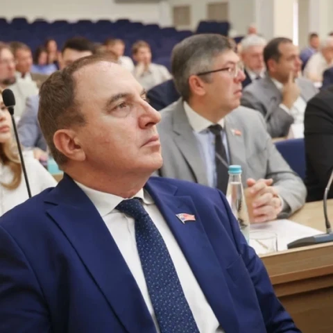 Гордума досрочно прекратила полномочия депутата Автандила Очхикидзе